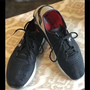 🌻Under Armour men’s tennis shoe size 10🌻